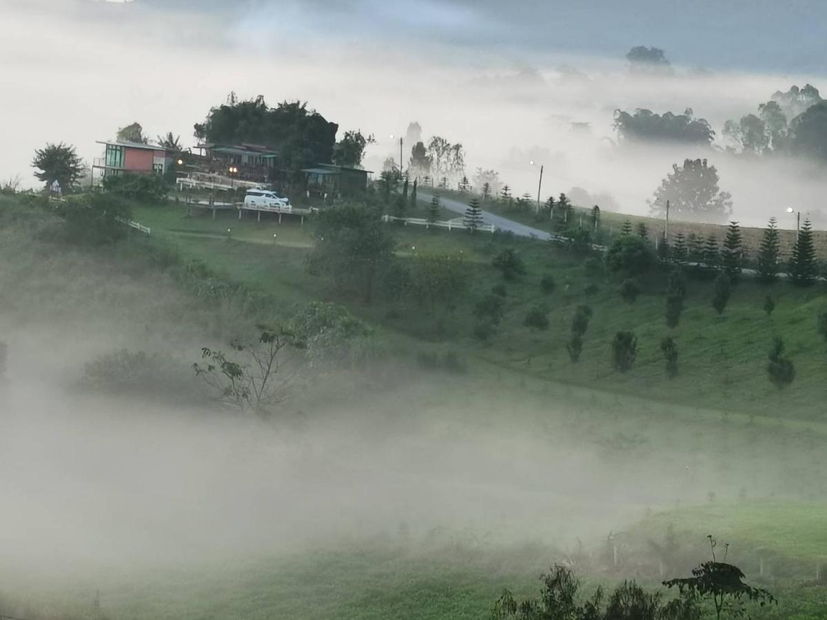 บ้านแช่มช้อย Кхао-Кхо Екстер'єр фото